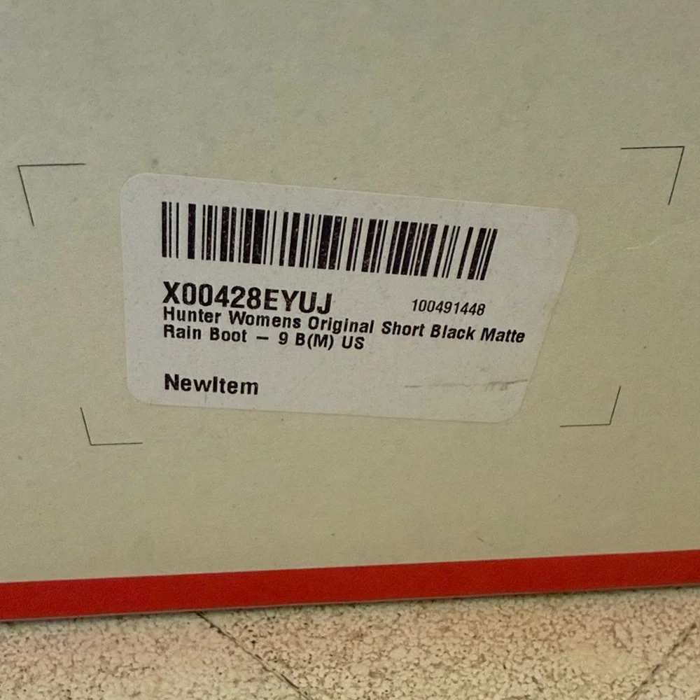 Hunter never worn
